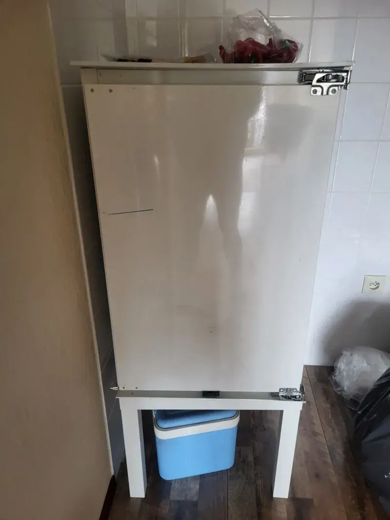Sprzedam lodówkę małą do zabudowy
