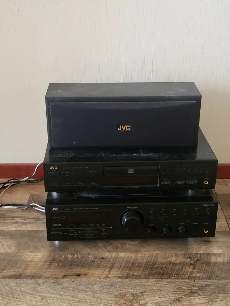 Sprzedam sprzęt audio JVC