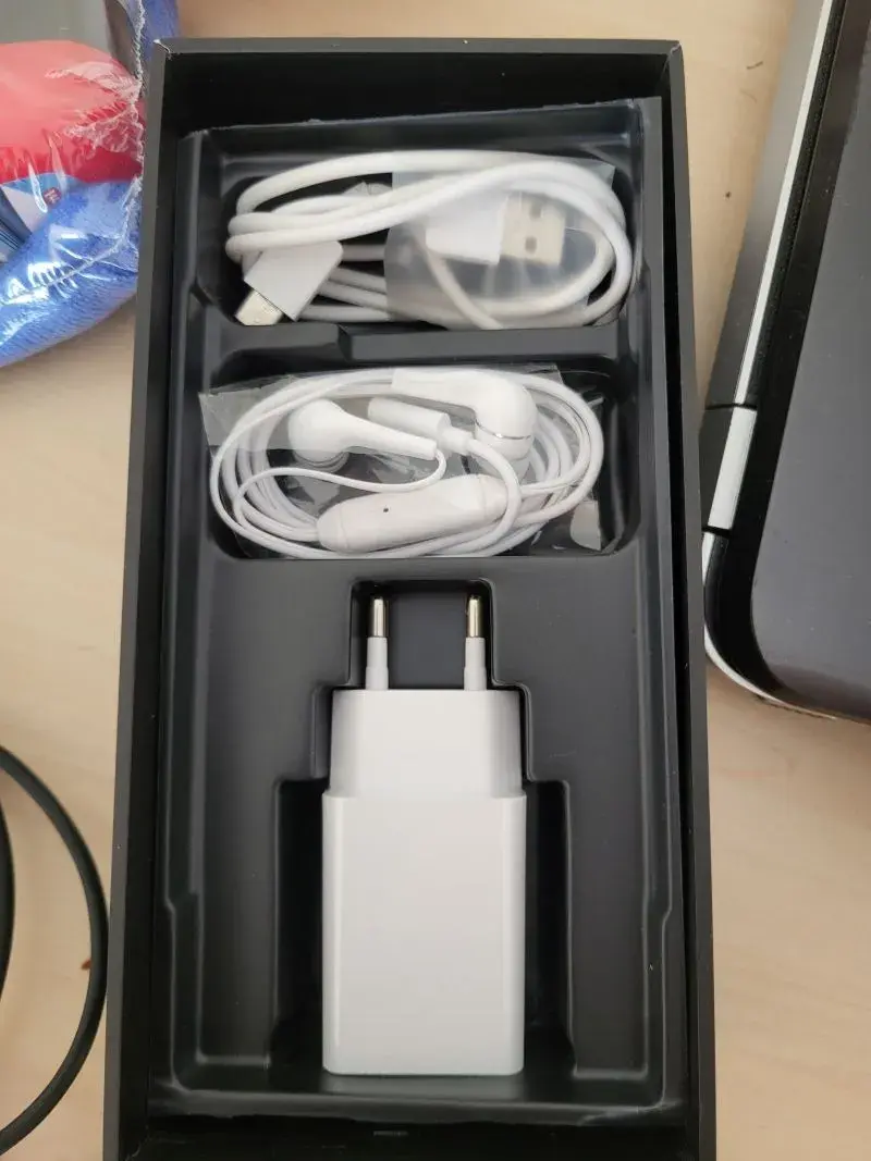 Sprzedam nowy telefon