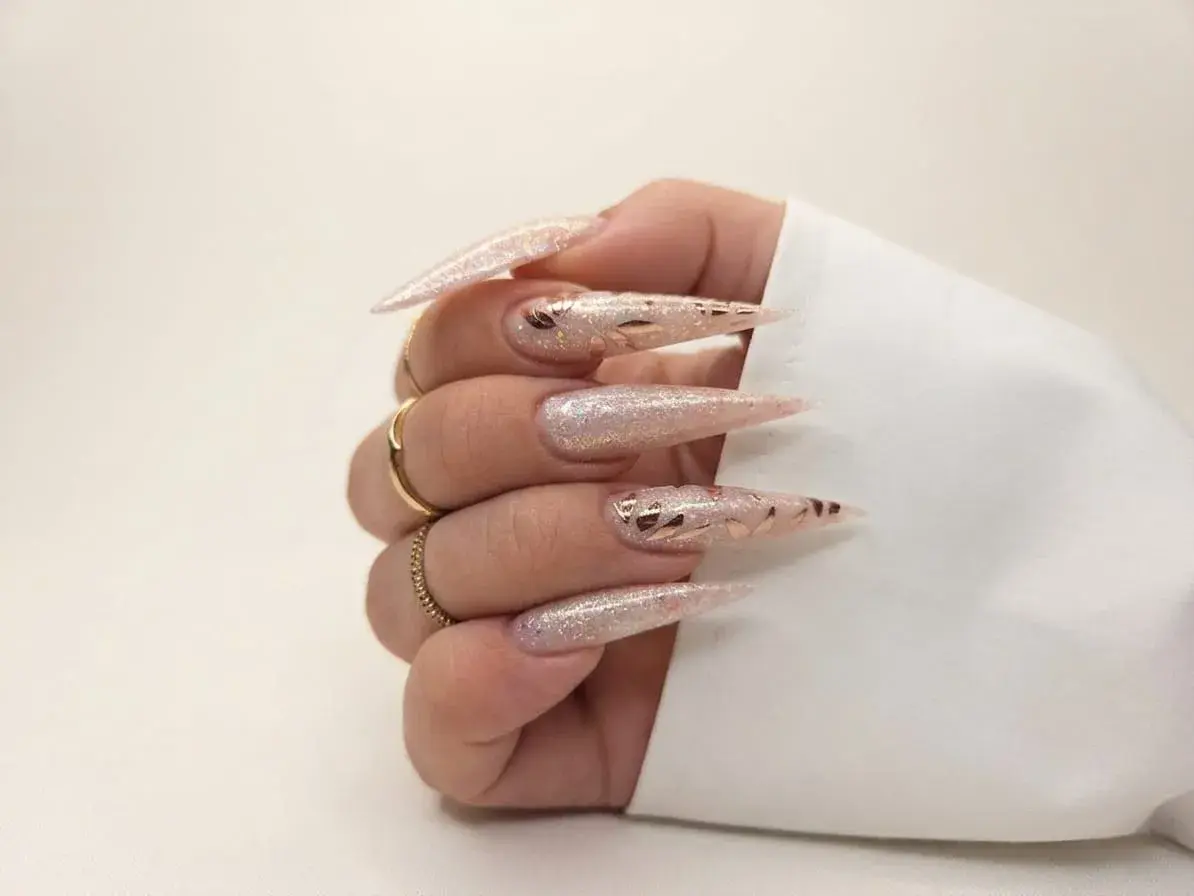 Stylizacja paznokci oraz pedicure kosmetyczny - Hoek van Holland | HOEK VAN HOLLAND