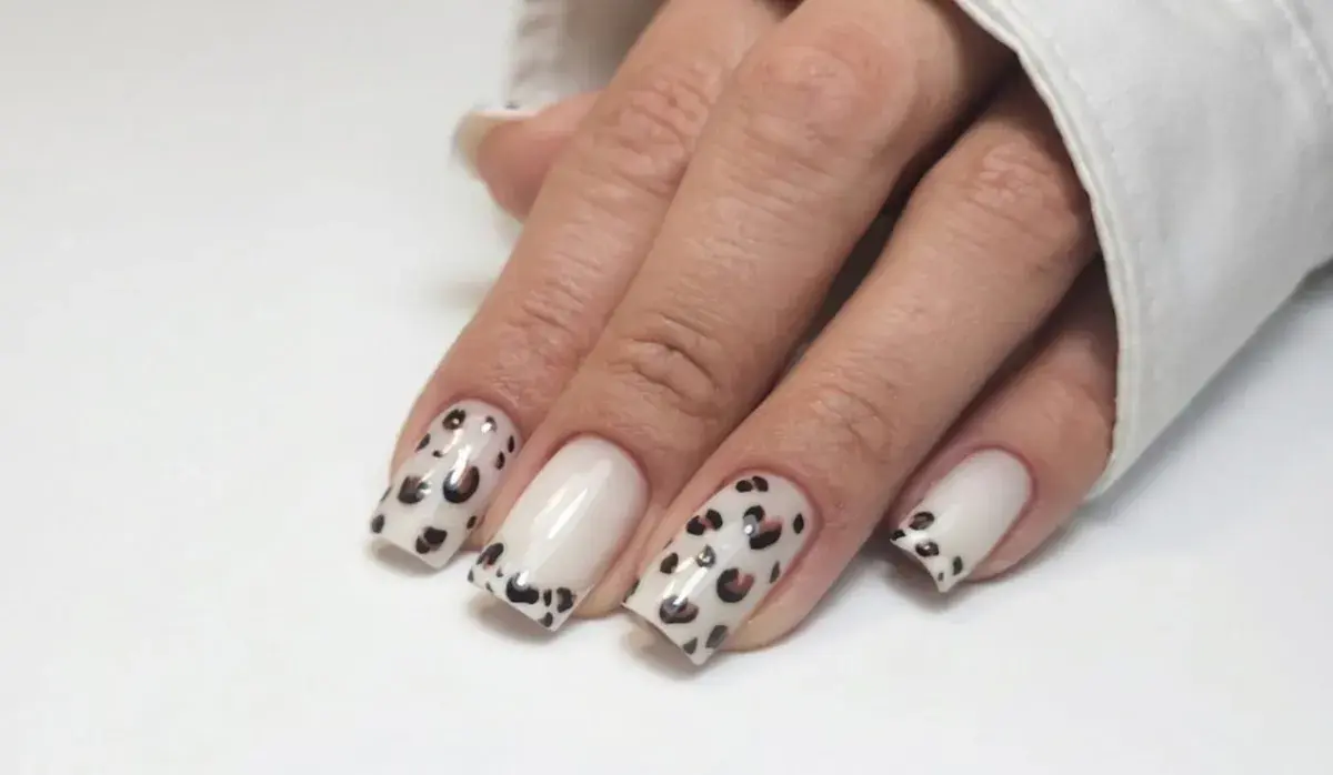 Zapraszam na stylizację paznokci oraz pedicure kosmetyczny. Hoek van Holland | HOEK VAN HOLLAND